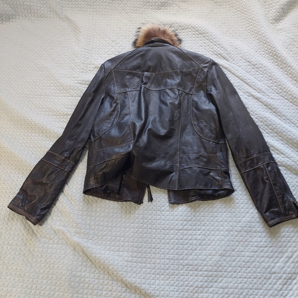 Ana Women's Black Leather Jacket with Faux Fur Collar - Picture 4 of 12